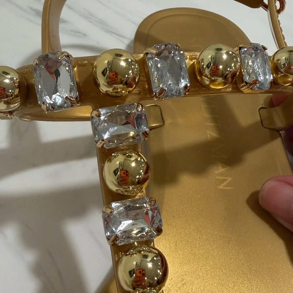 Stuart Weitzman Goldie Crystal Jelly sandals in gold. Size 9 - Picture 4 of 6